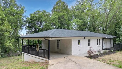 218 Palmer St Nw, Lenoir, NC, 28645-4312 | Card Image