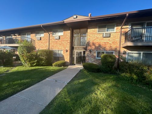 apt-212-836 E Old Willow Rd, Prospect Heights, IL, 60070-2122 | Card Image