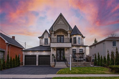 {{alt}} | Card Image