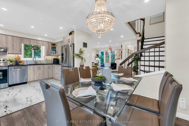 22 Fanshawe Dr, House attached with 4 bedrooms, 3 bathrooms and 2 parking in Brampton ON | Image 11