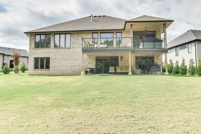 2129 Lockwood Cres, House other with 2 bedrooms, 2 bathrooms and 2 parking in Mount Brydges ON | Image 39