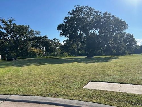 118 Creekside Ln, Lake Jackson, TX, 77566-4688 | Card Image