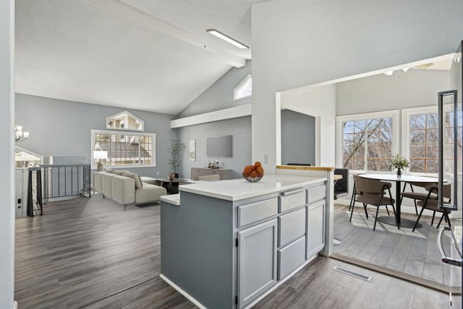1-web-or-mls-Niagara Ln-2204-001.jpg | Image 4