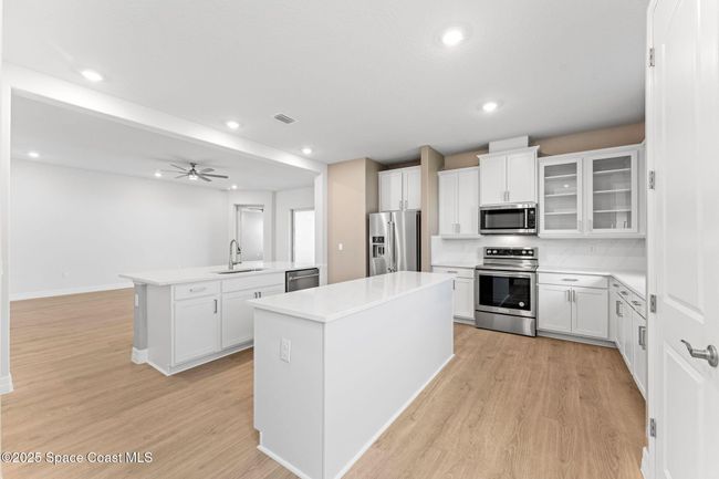 Spacious Kitchen | Image 48