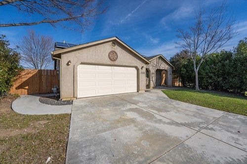 2132 Reta Way, Red Bluff, CA, 96080-2580 | Card Image