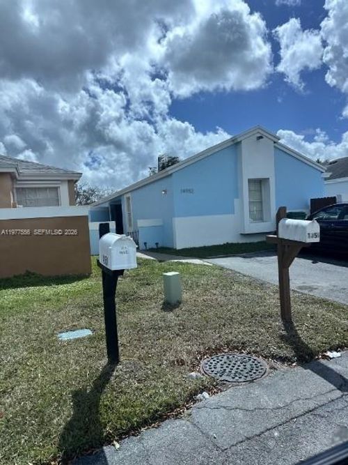 14952 Sw 75th Ter, Miami, FL, 33193-2395 | Card Image