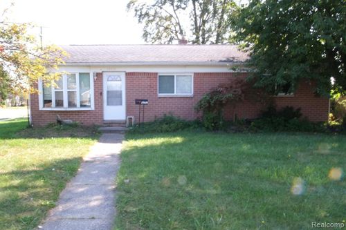 25680 Packard Street, Roseville, MI, 48066 | Card Image