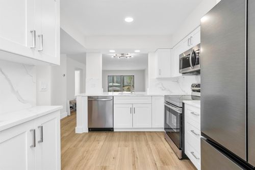 apt-301-7290 Kinghurst Dr, Delray Beach, FL, 33446-2505 | Card Image