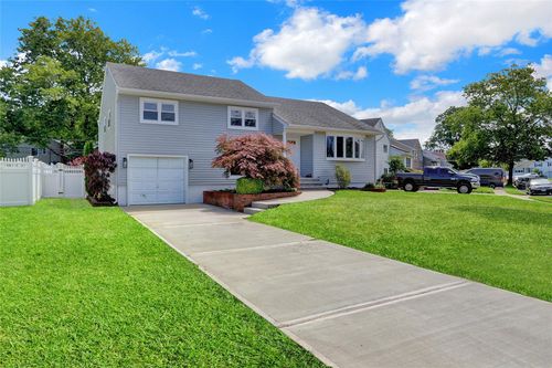 3621 Regent Ln, Wantagh, NY, 11793-1431 | Card Image