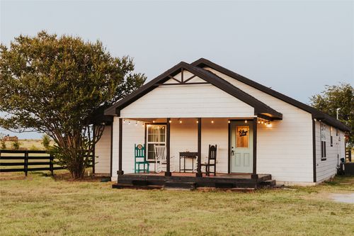 246 Hcr 1450 N, Covington, TX, 76636-4526 | Card Image