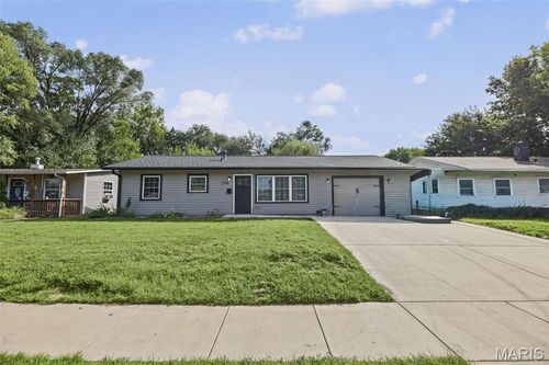 2108 Saint Clair Ave, Granite City, IL, 62040-6066 | Card Image