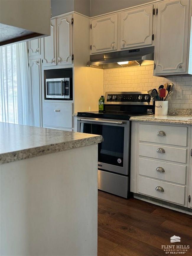 406 W 8 Th St, House other with 4 bedrooms, 2 bathrooms and null parking in Concordia KS | Image 12