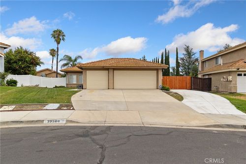 39560 Glenwood Ct, Murrieta, CA, 92563-5557 | Card Image