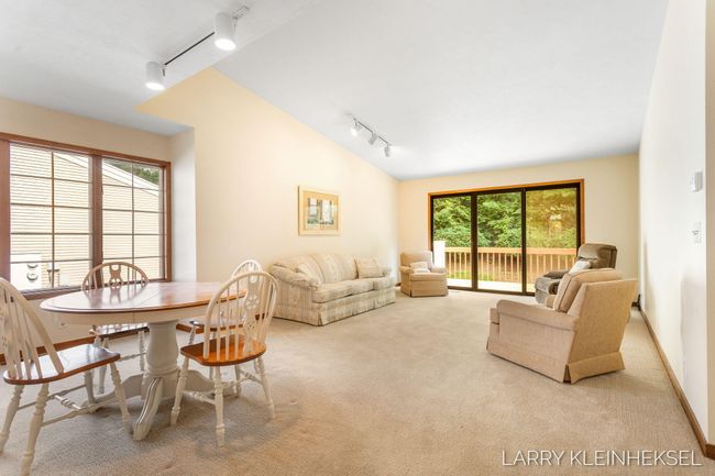 569 Appletree Dr, Condo with 3 bedrooms, 2 bathrooms and null parking in Holland MI | Image 6