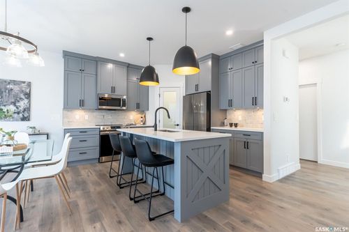 135 Traeger Common, Saskatoon, SK, S7V1R3 | Card Image