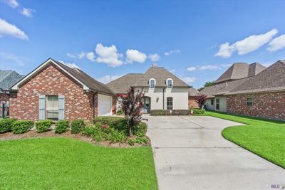 8828 Glenfield Dr, House other with 4 bedrooms, 3 bathrooms and null parking in Baton Rouge LA | Image 1