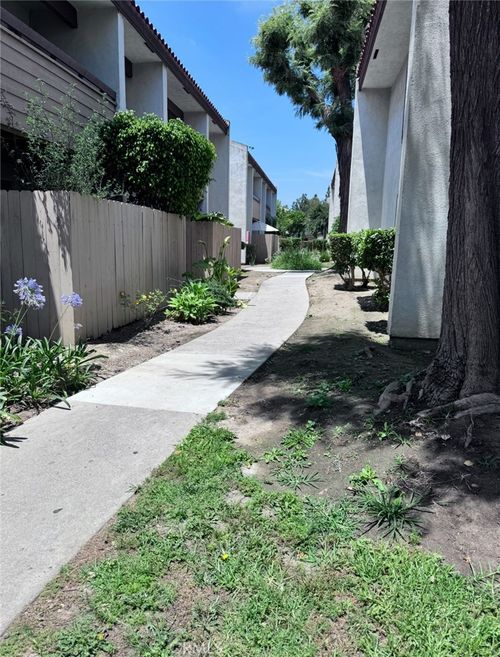 unit-h13-2521 W Sunflower Ave, Santa Ana, CA, 92704-8511 | Card Image