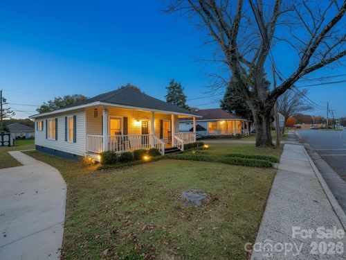 399 Woodlawn St, Belmont, NC, 28012-2175 | Card Image