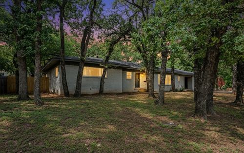 4252 Mccomas Rd, Haltom City, TX, 76117-3863 | Card Image