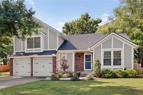 15713 W 81st St, Lenexa, KS, 66219-1838 | Card Image
