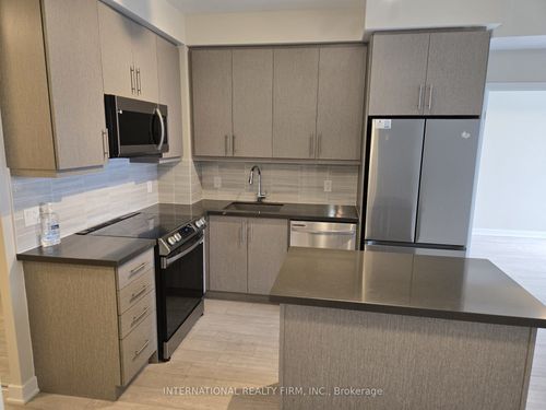 1807-95 Oneida Cres, Richmond Hill, ON, L4B0H5 | Card Image