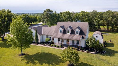 30531 W 98th St, De Soto, KS, 66018-9310 | Card Image