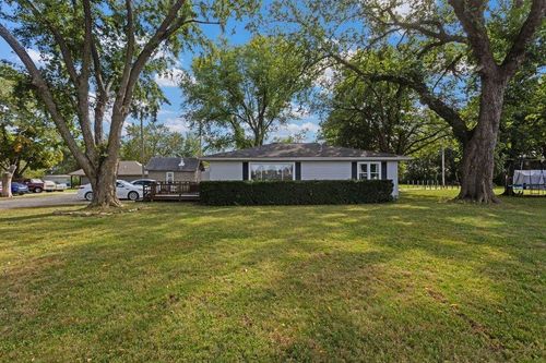 808 E Front St, Perry, KS, 66073-9700 | Card Image