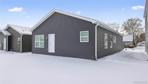 7519 Packard Ave, Warren, MI, 48091-3058 | Card Image