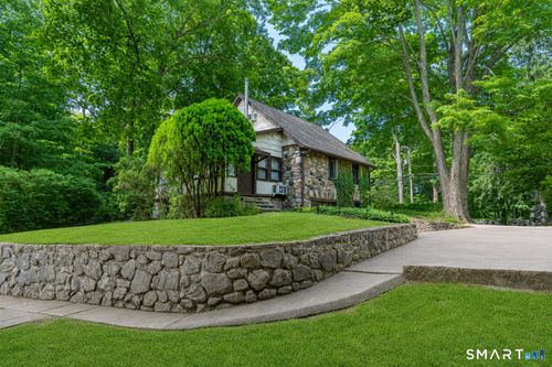 296 Bennetts Farm Road, Ridgefield, CT, 06877 | Card Image