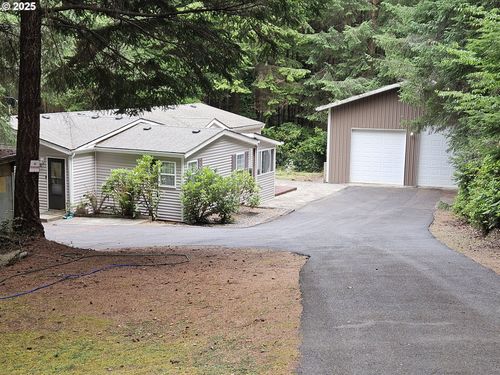 93948 Airport Ridge Ln, North Bend, OR, 97459-9588 | Card Image