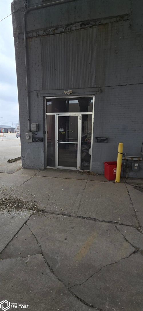 113 S Wapello St, Ottumwa, IA, 52501-2343 | Card Image