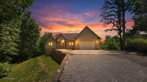 307 Griffin Trl, Albany, KY, 42602-9682 | Card Image
