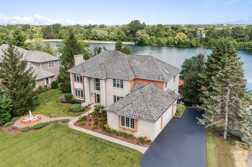 28951 Forest Lake Ln, Libertyville, IL, 60048-2475 | Card Image