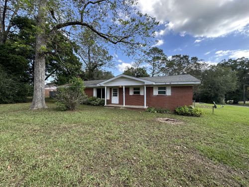 8101 4th St, Laurel Hill, FL, 32567-2122 | Card Image