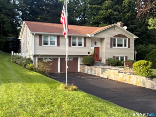 4 Dempsey Ct, Ansonia, CT, 06401-2906 | Card Image