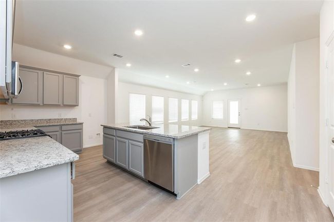 5207 Winding Stream Dr, House other with 4 bedrooms, 2 bathrooms and 2 parking in Rosenberg TX | Image 6
