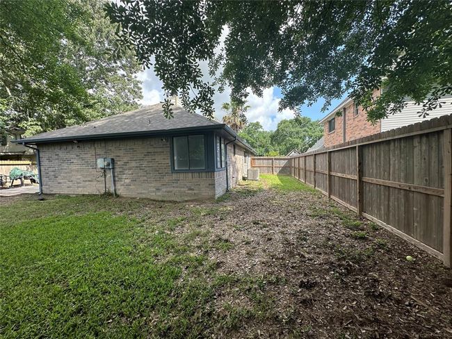 8730 Pines Place Dr, House other with 3 bedrooms, 2 bathrooms and 2 parking in Humble TX | Image 18