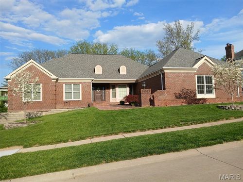 14511 Wellington Estates Mnr, Chesterfield, MO, 63017-7952 | Card Image