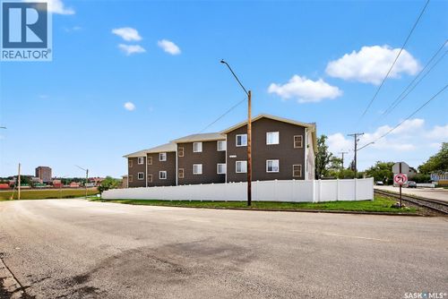 2-221 Main St S, Moose Jaw, SK, S6H2R4 | Card Image