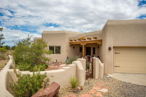 32 Petroglyph Trl, Placitas, NM, 87043-9399 | Card Image