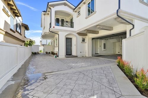 b-1908 Perry Ave, Redondo Beach, CA, 90278-1822 | Card Image