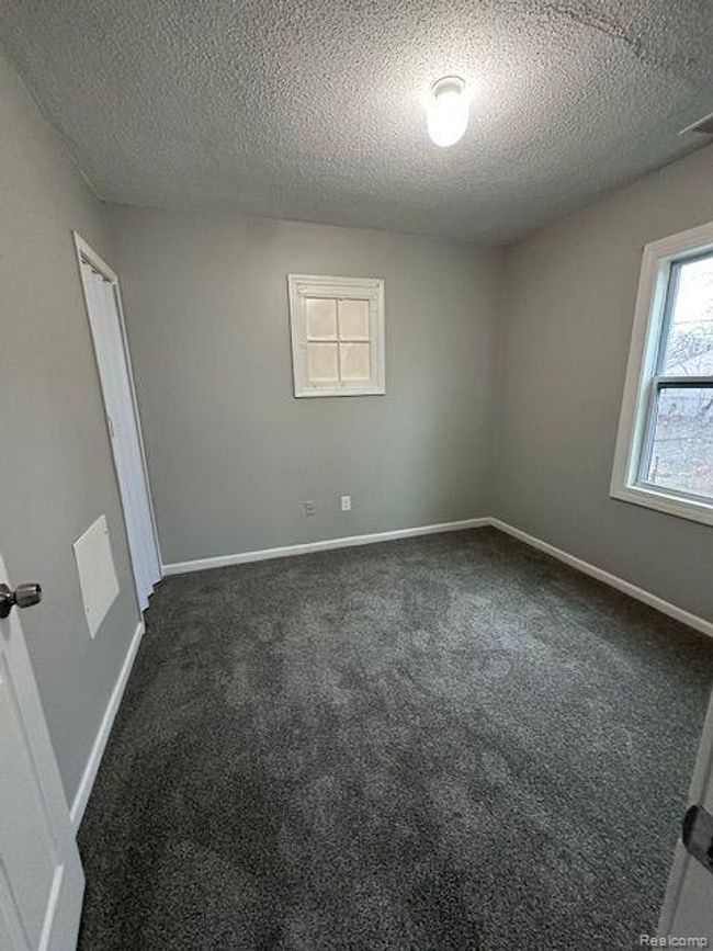 116 E Mahan Ave, House other with 3 bedrooms, 1 bathrooms and null parking in Hazel Park MI | Image 6