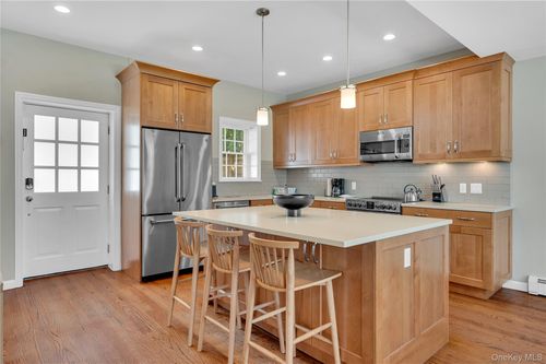 422 Midland Ave, Rye, NY, 10580-3943 | Card Image