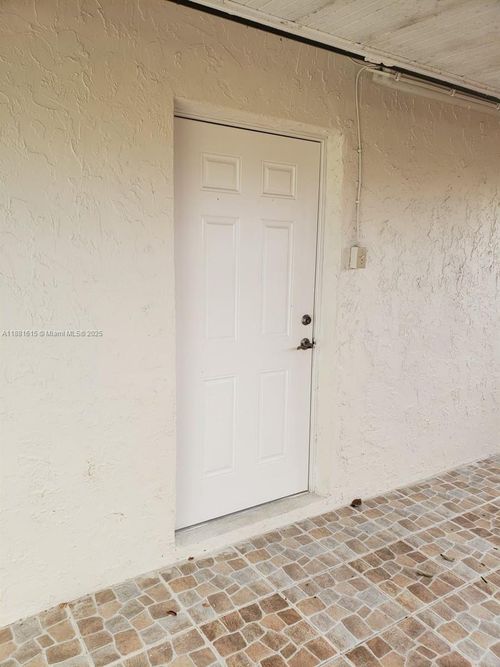 0-12426 Sw 209th St, Miami, FL, 33177-5728 | Card Image
