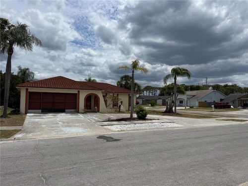 1016 Fuchsia Dr, HOLIDAY, FL, 34691-6725 | Card Image