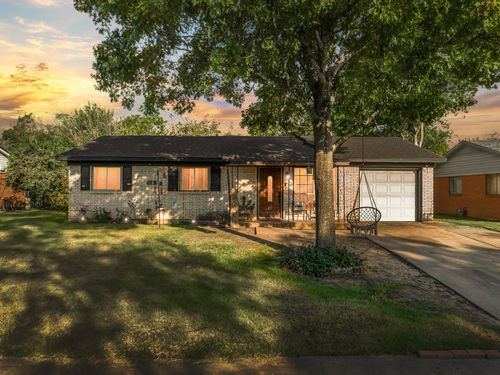 4312 Greenbriar Dr, Bellmead, TX, 76705-2622 | Card Image