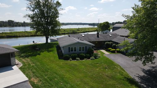 1310 Gregden Shores Dr, Sterling, IL, 61081-9660 | Card Image