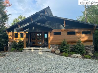 611 Little Sugar Lane, House other with 4 bedrooms, 3 bathrooms and null parking in Sugar Mountain NC | Image 1