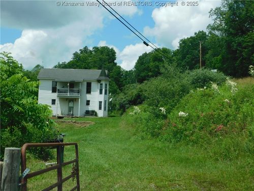 12555 Mclane Pike, Liberty, WV, 25124-8024 | Card Image