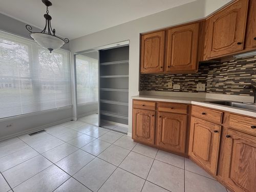 2515 Live Oak Ln, Buffalo Grove, IL, 60089-4610 | Card Image